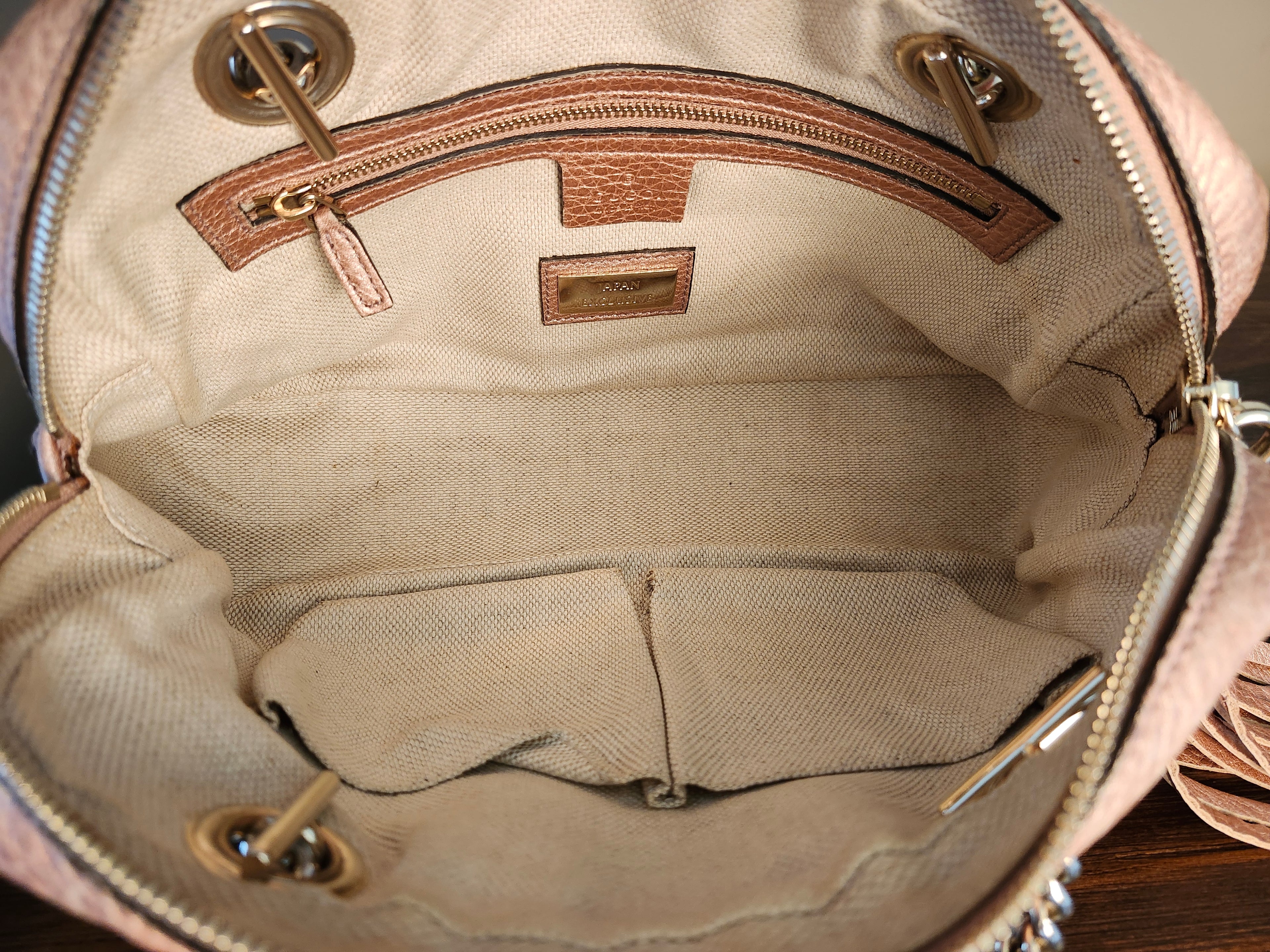 Gucci Soho Chain Shoulder Bag in Metallic Pink Pebbled Leather
