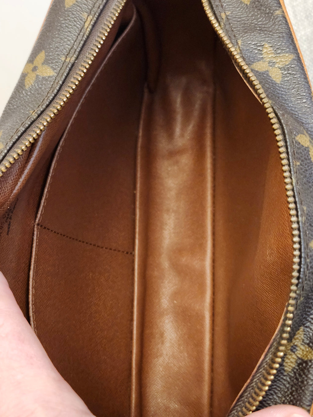 Louis Vuitton Compiegne 28 Clutch