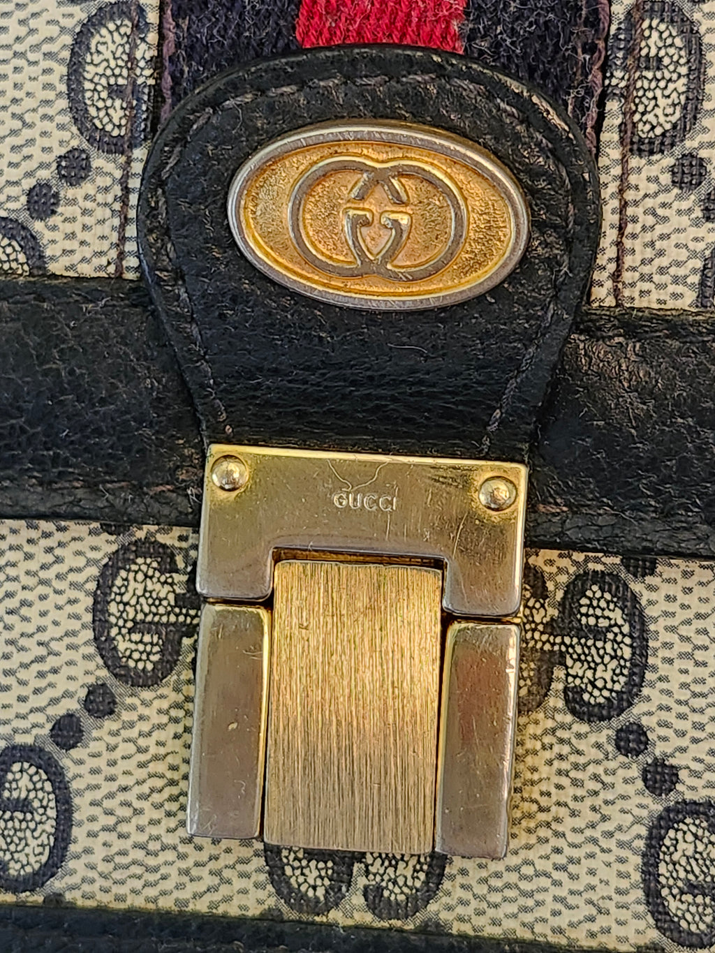 Gucci GG Supreme Sherry Line Stripe Shoulder Bag in Navy Gray, Gold and Red