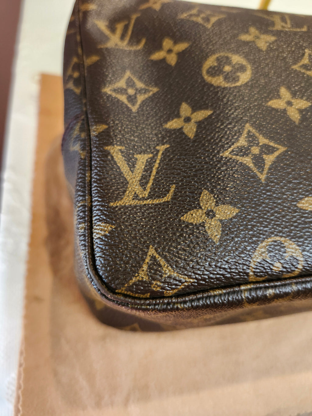 Louis Vuitton Monogram Tres Toilette 28 Toiletry Bag with Dust Bag