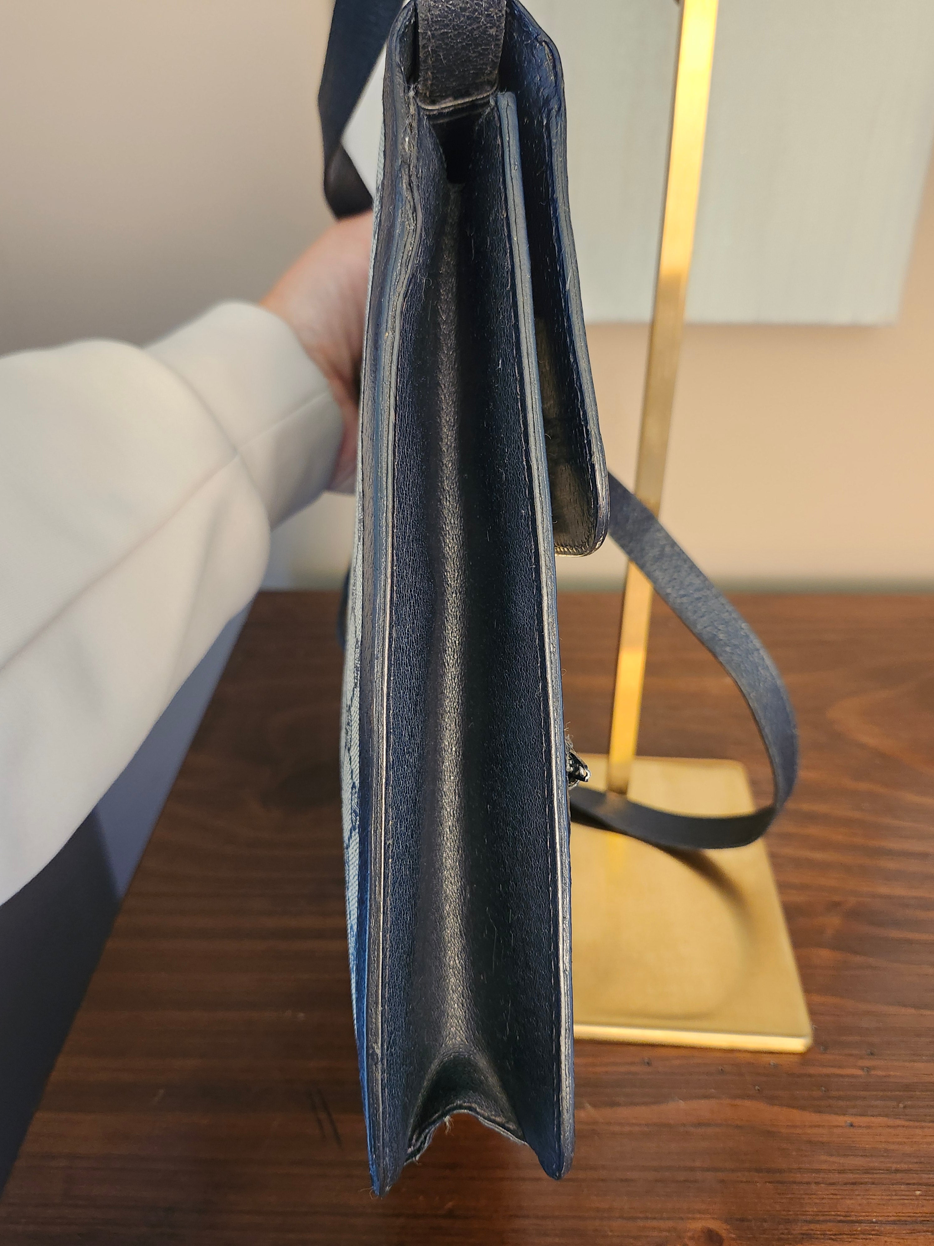 Gucci GG Supreme Sherry Line Stripe Shoulder Bag in Navy Gray, Gold and Red