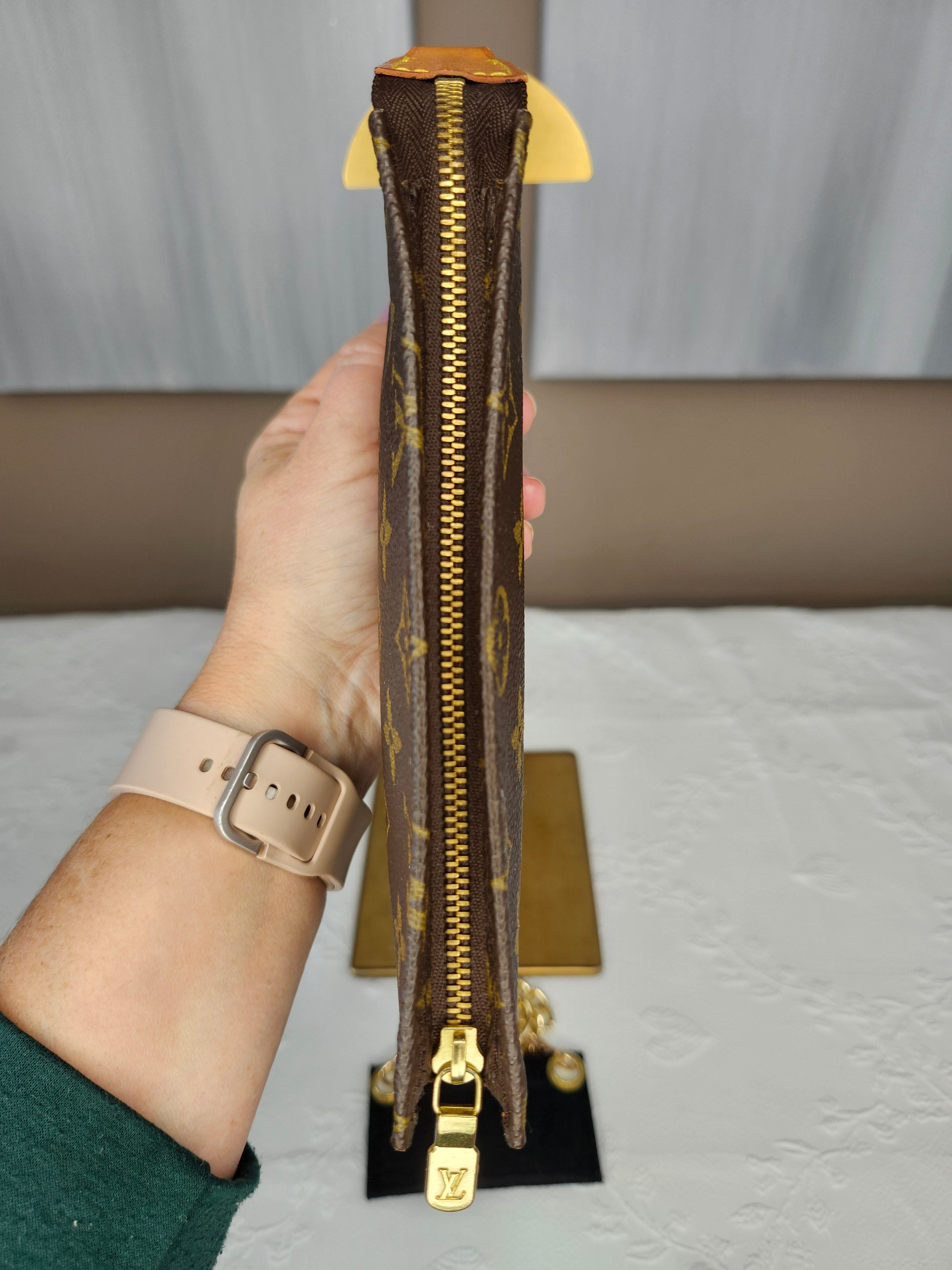 Authentic Louis Vuitton Monogram Bucket Pouch 23-Small with Dust Bag