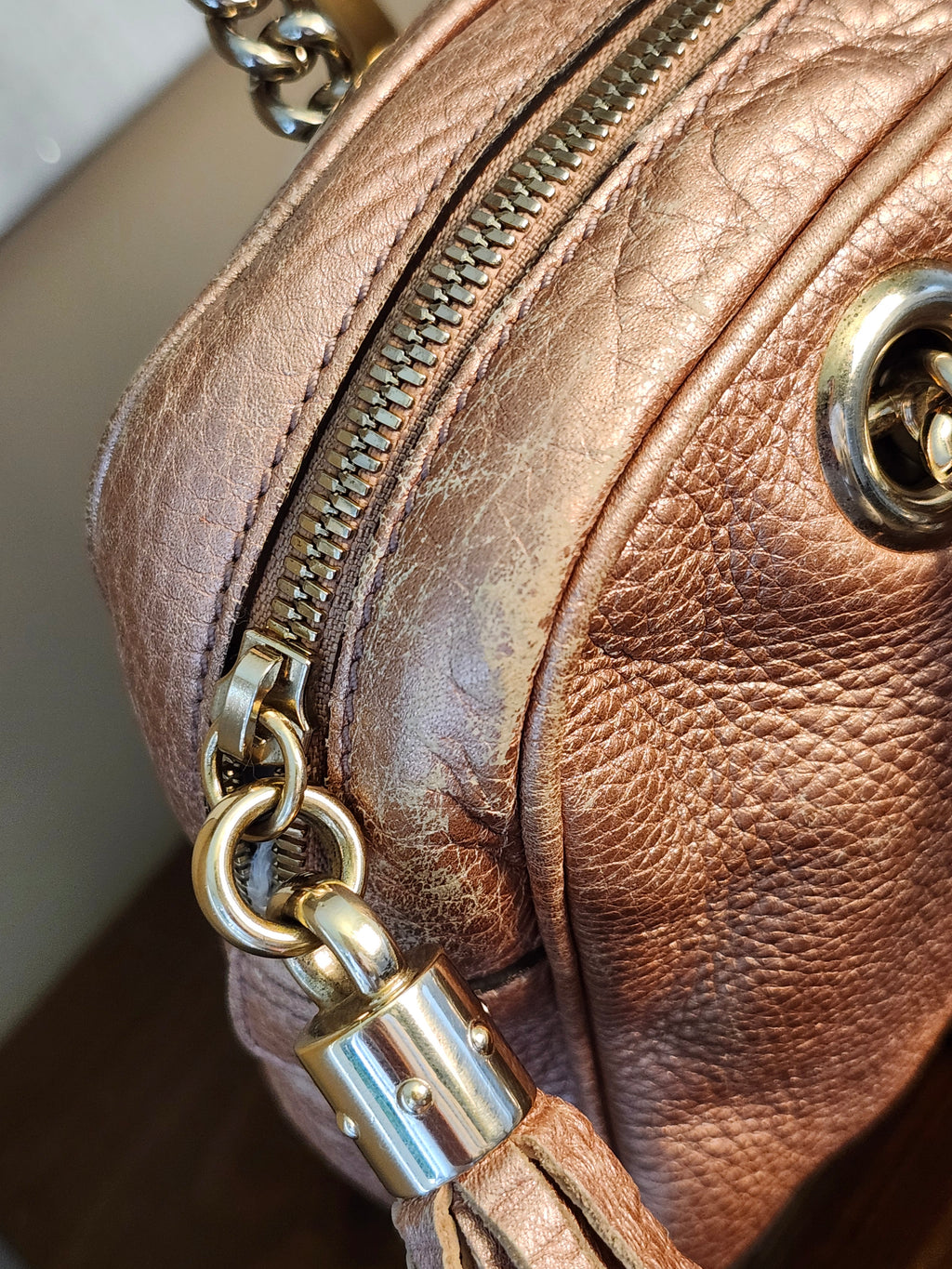 Gucci Soho Chain Shoulder Bag in Metallic Pink Pebbled Leather