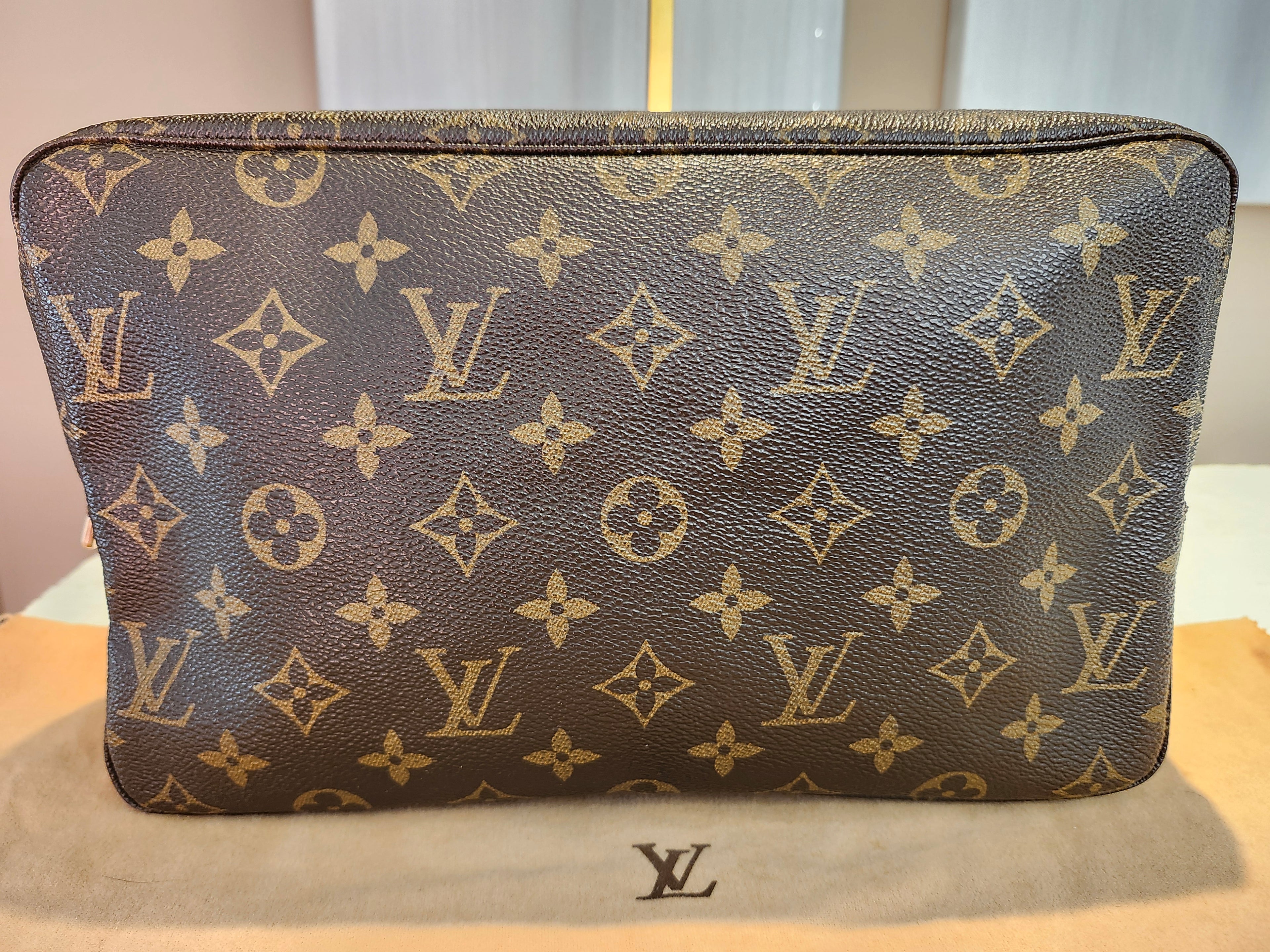 Louis Vuitton Monogram Tres Toilette 28 Toiletry Bag with Dust Bag