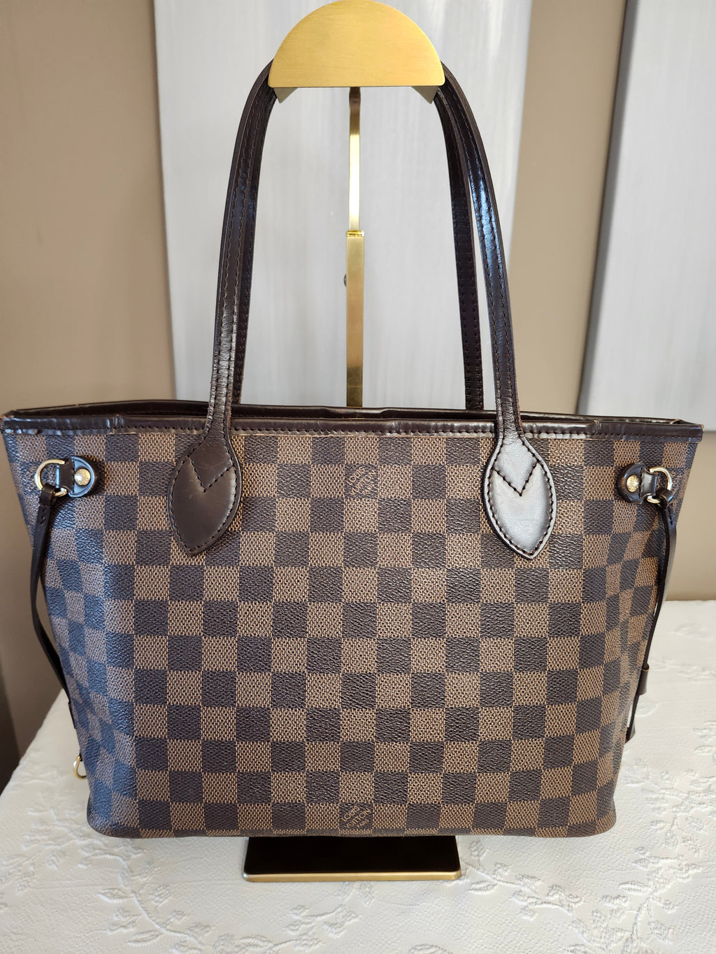 Louis Vuitton Neverfull PM in Damier Ebene Monogram Print