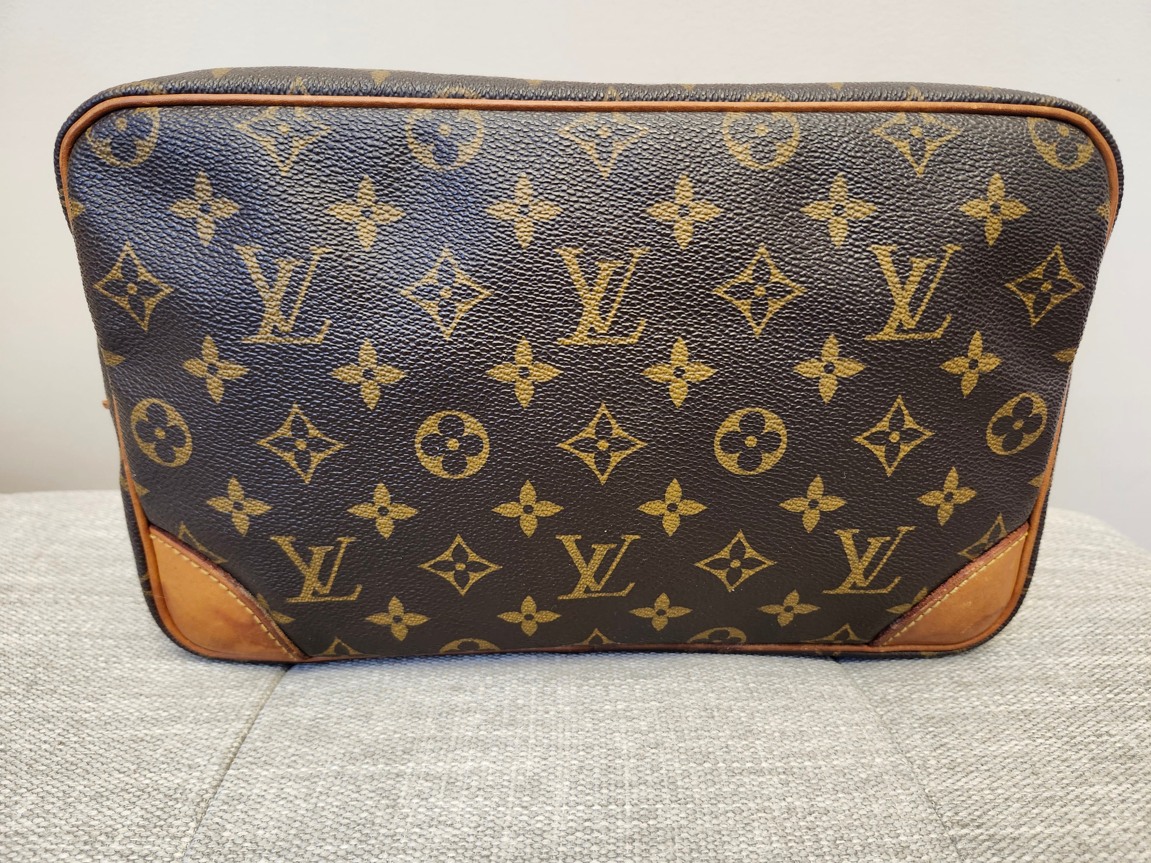 Louis Vuitton Compiegne 28 Clutch