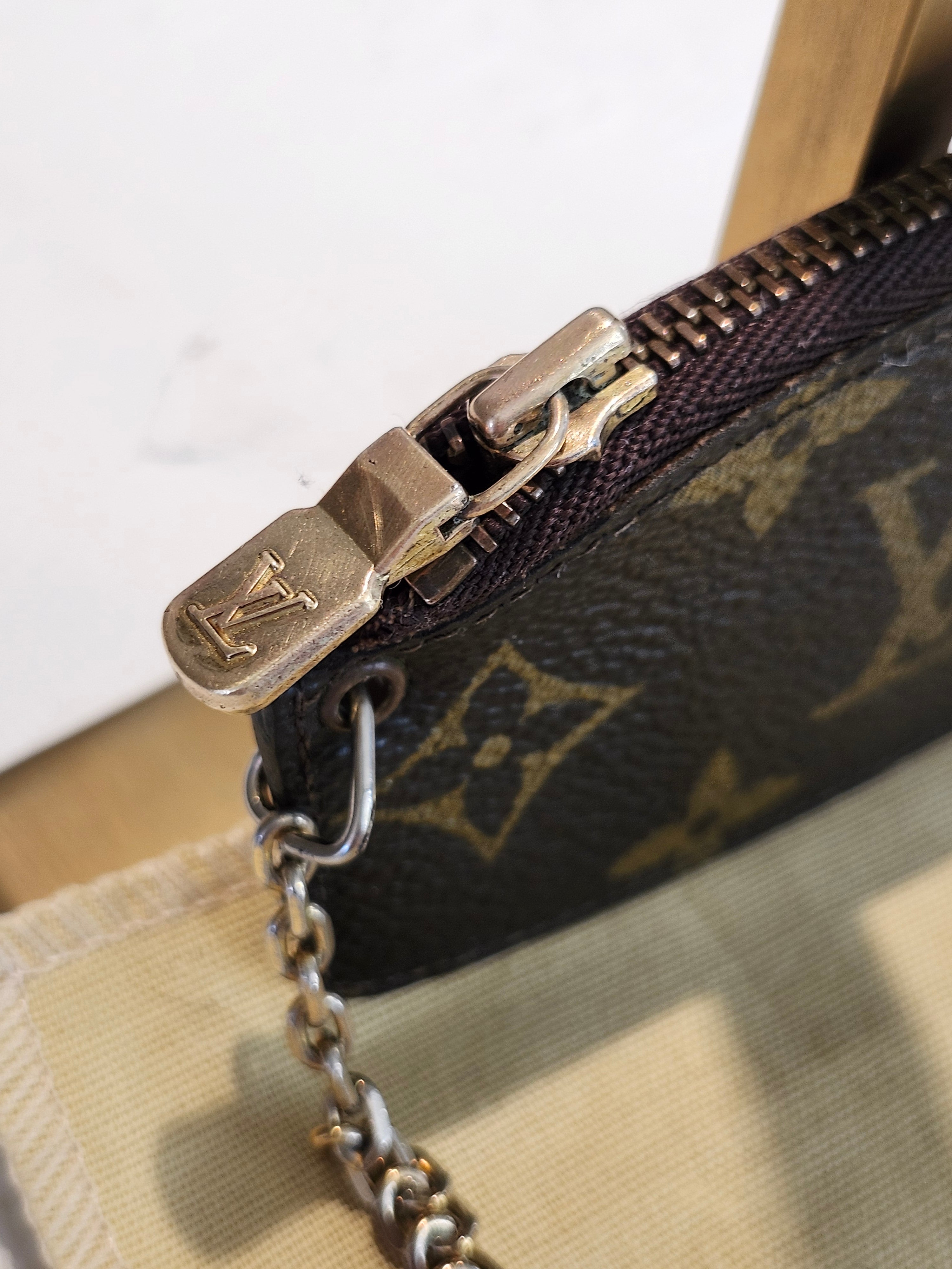 Louis Vuitton Monogram Cles  Etui Crepier Coin Key Case with Dust Bag