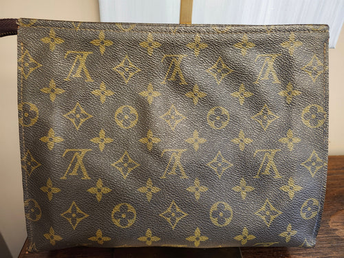 Louis Vuitton Monogram Toiletry Pouch 26 Clutch