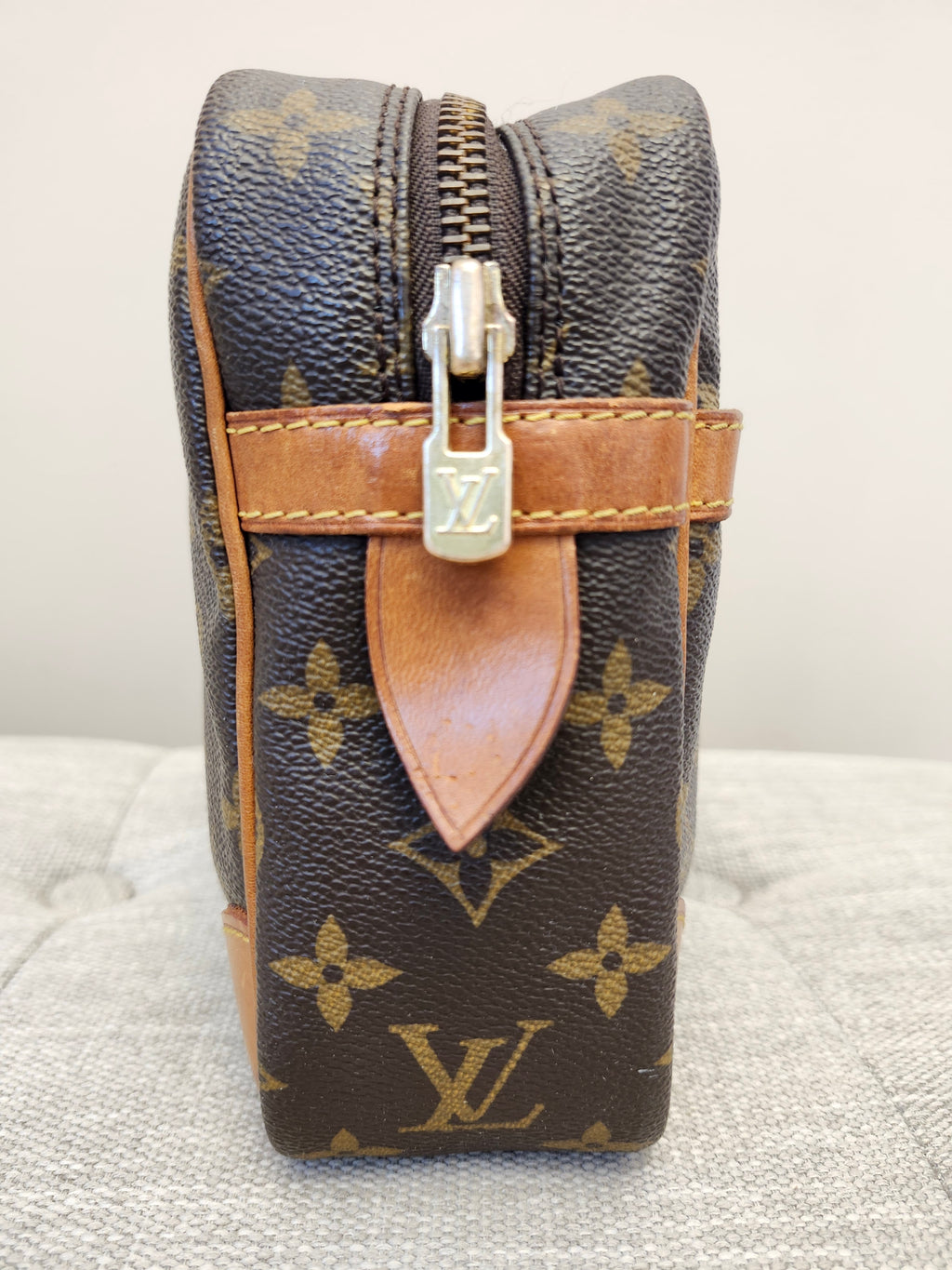 Louis Vuitton Compiegne 28 Clutch