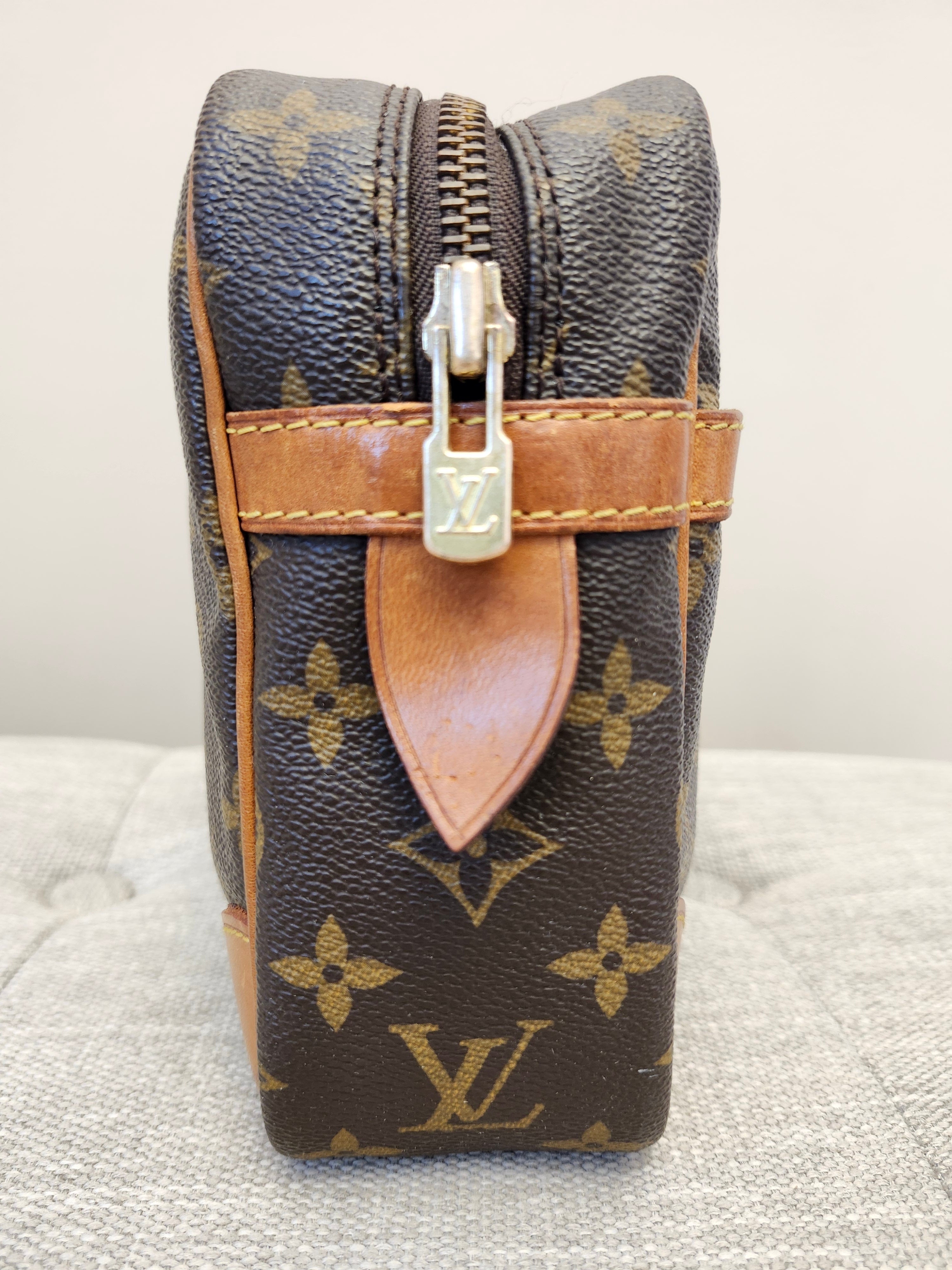 Louis Vuitton Compiegne 28 Clutch