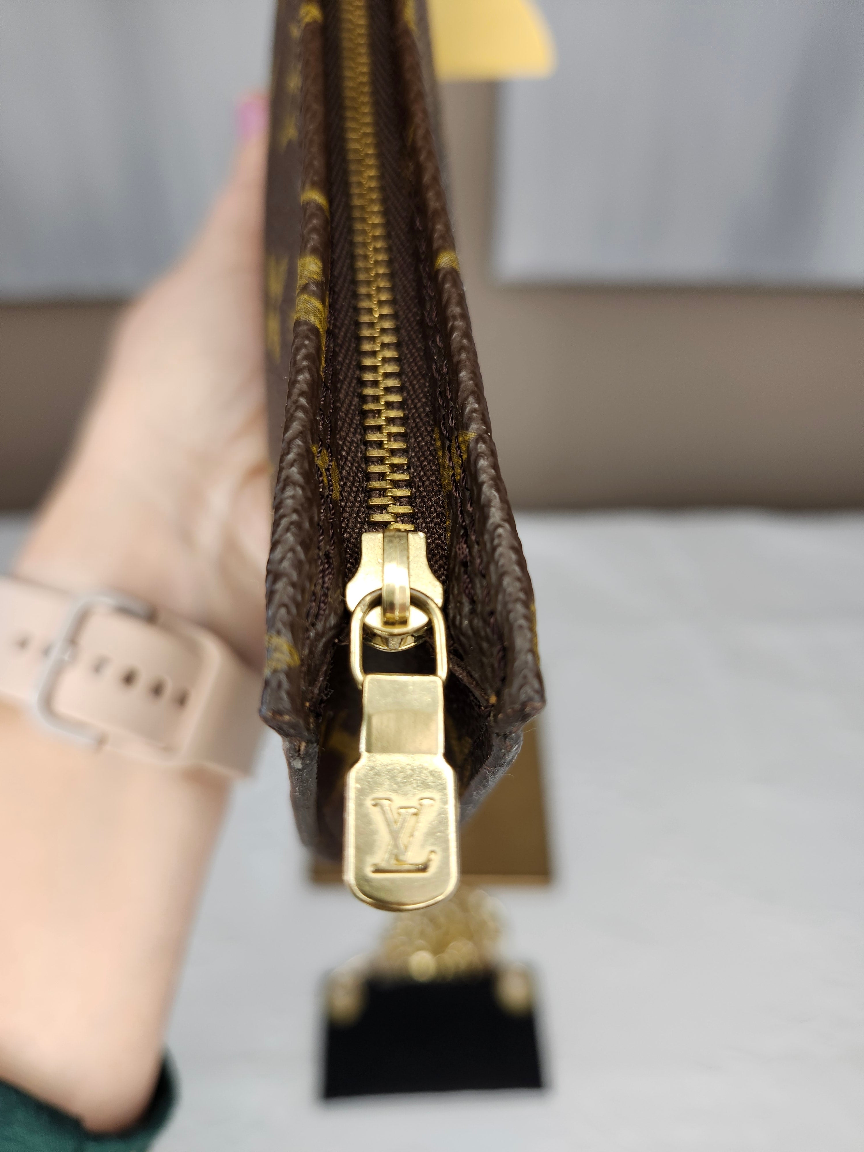 Authentic Louis Vuitton Monogram Bucket Pouch 23-Small with Dust Bag