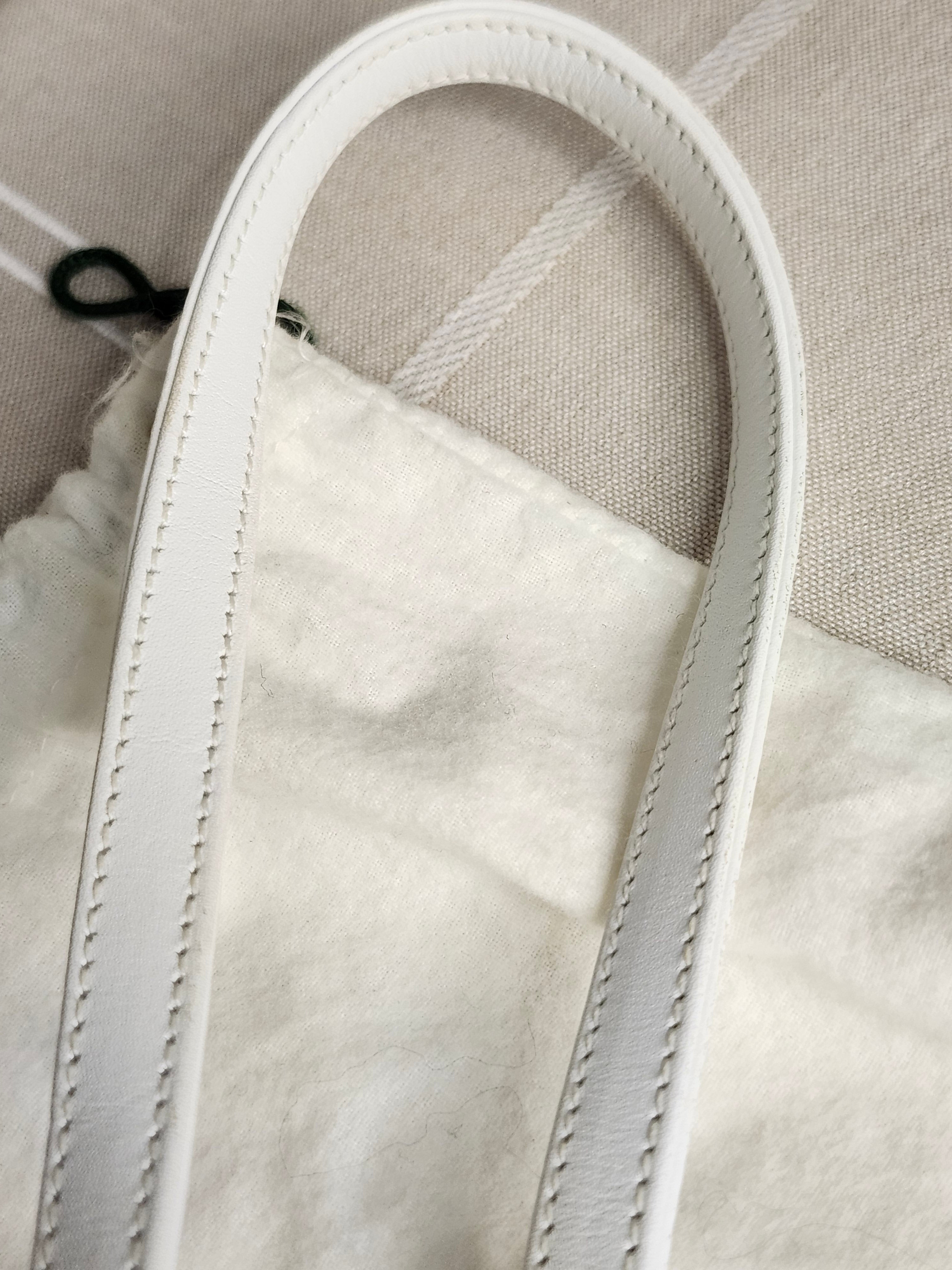 Gucci White Micro GG Leather 2 Way Women's (Clutch/Shoulder) Bag