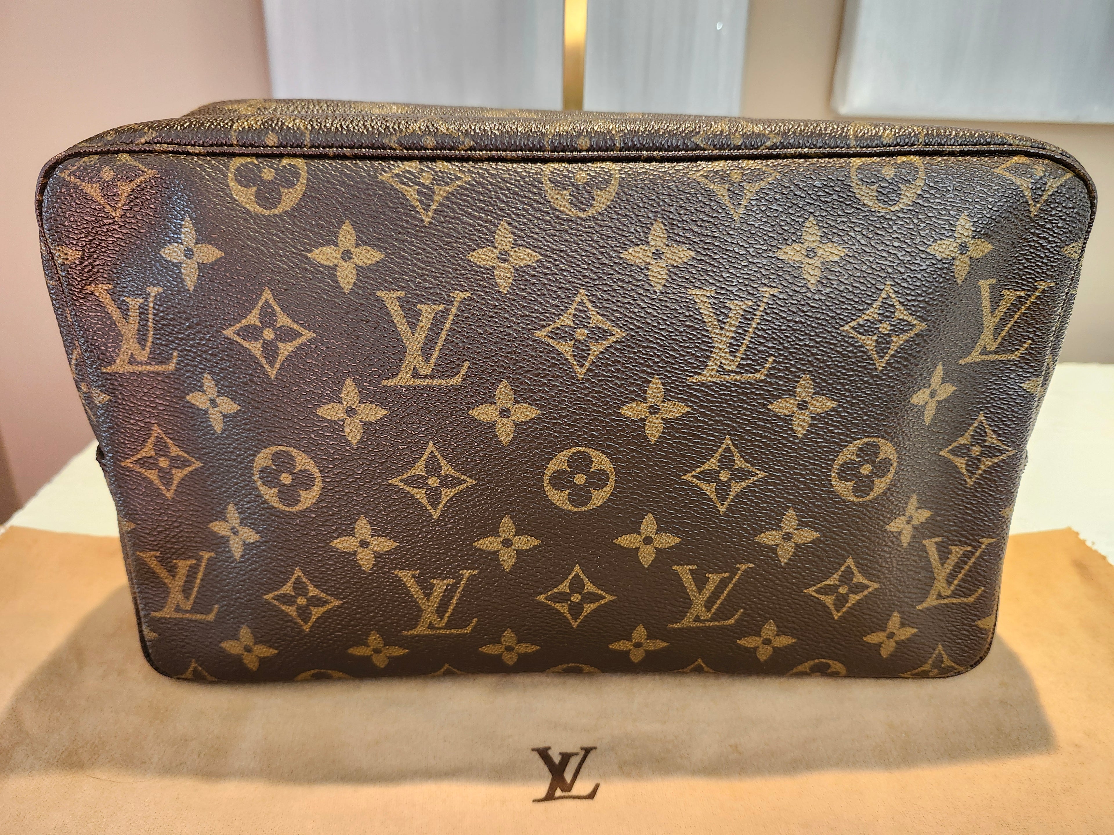 Louis Vuitton Monogram Tres Toilette 28 Toiletry Bag with Dust Bag