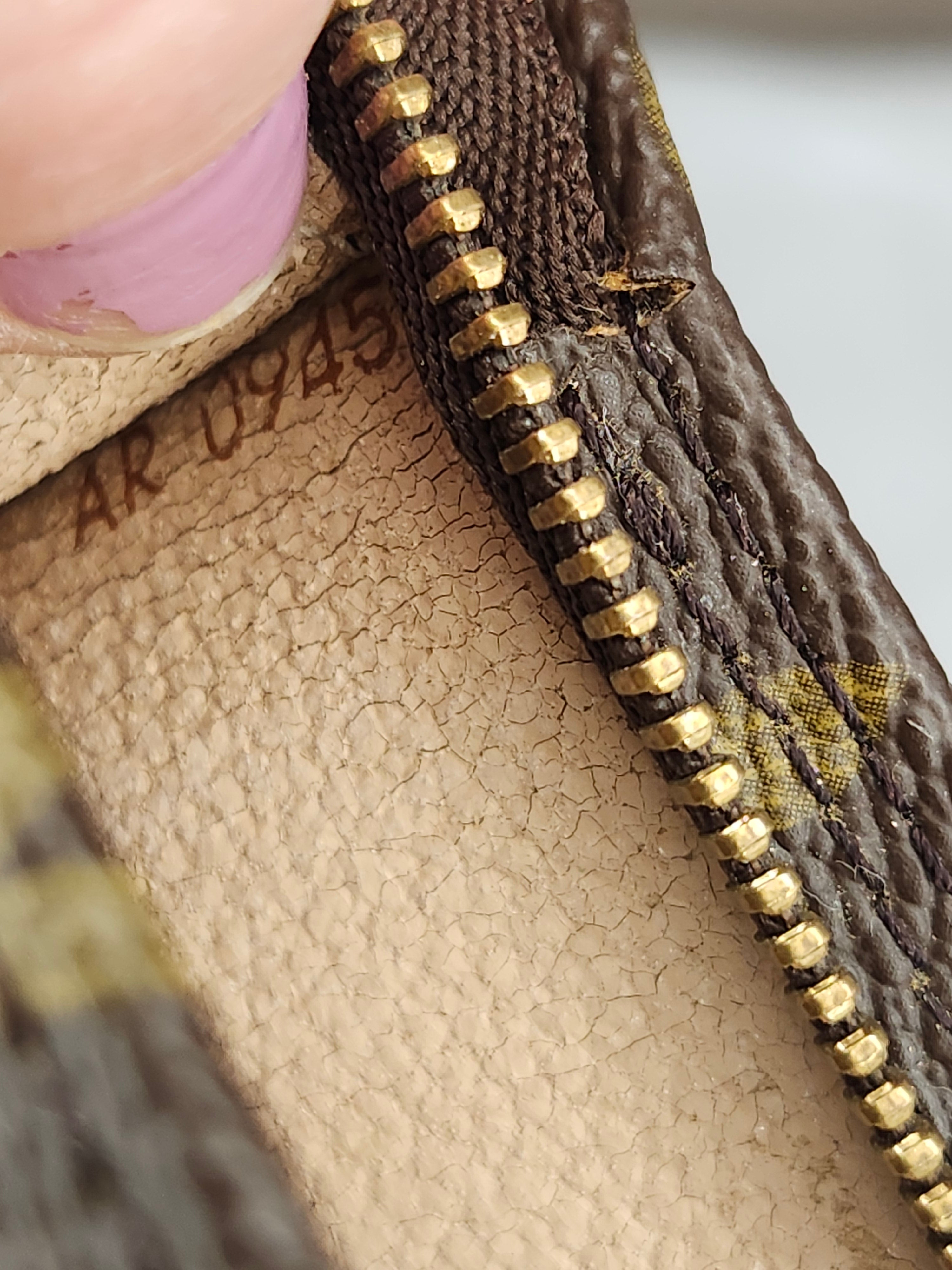 Authentic Louis Vuitton Monogram Bucket Pouch 23-Small with Dust Bag