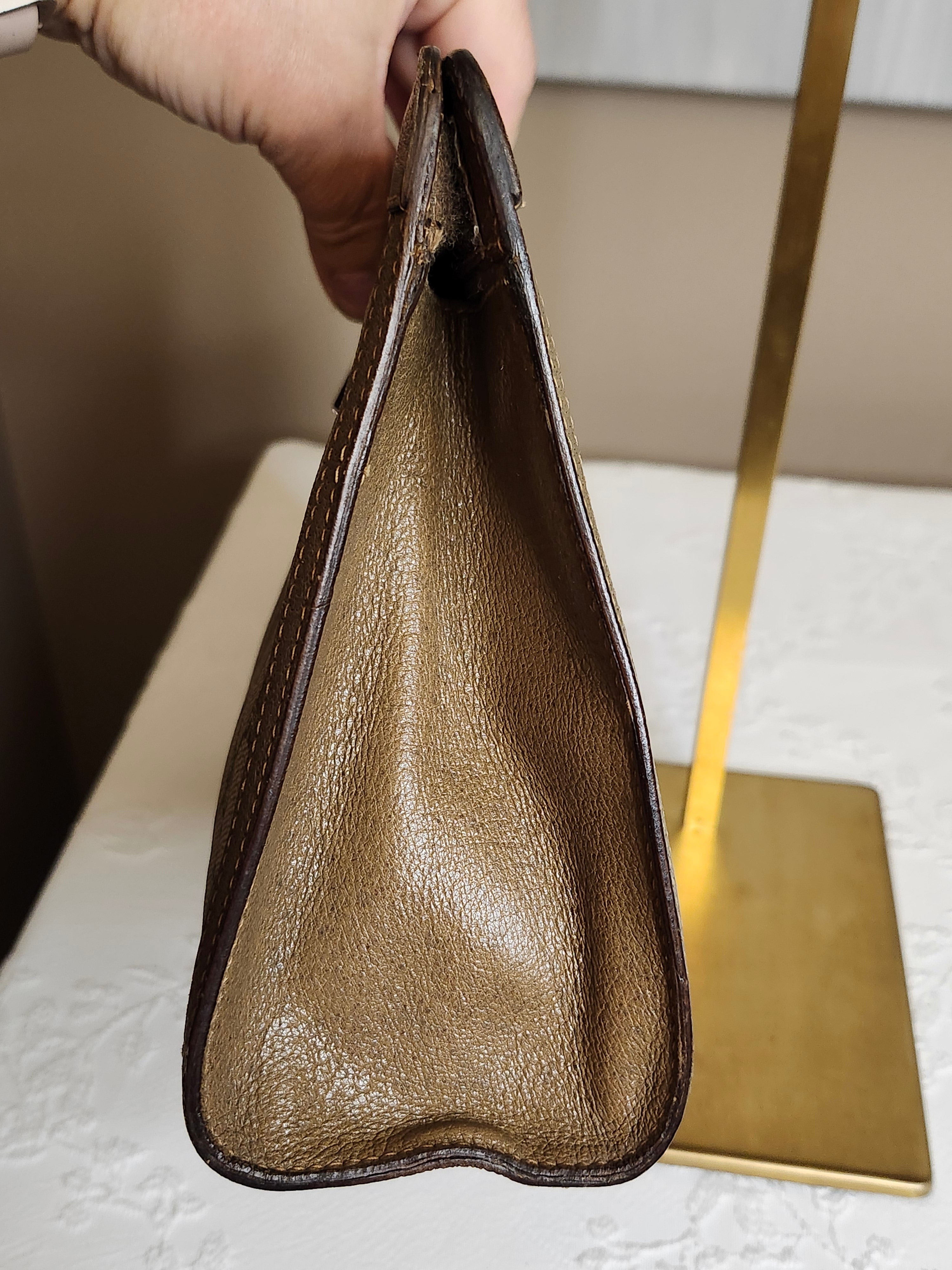 Gucci Vintage GG Supreme Monogram Clutch
