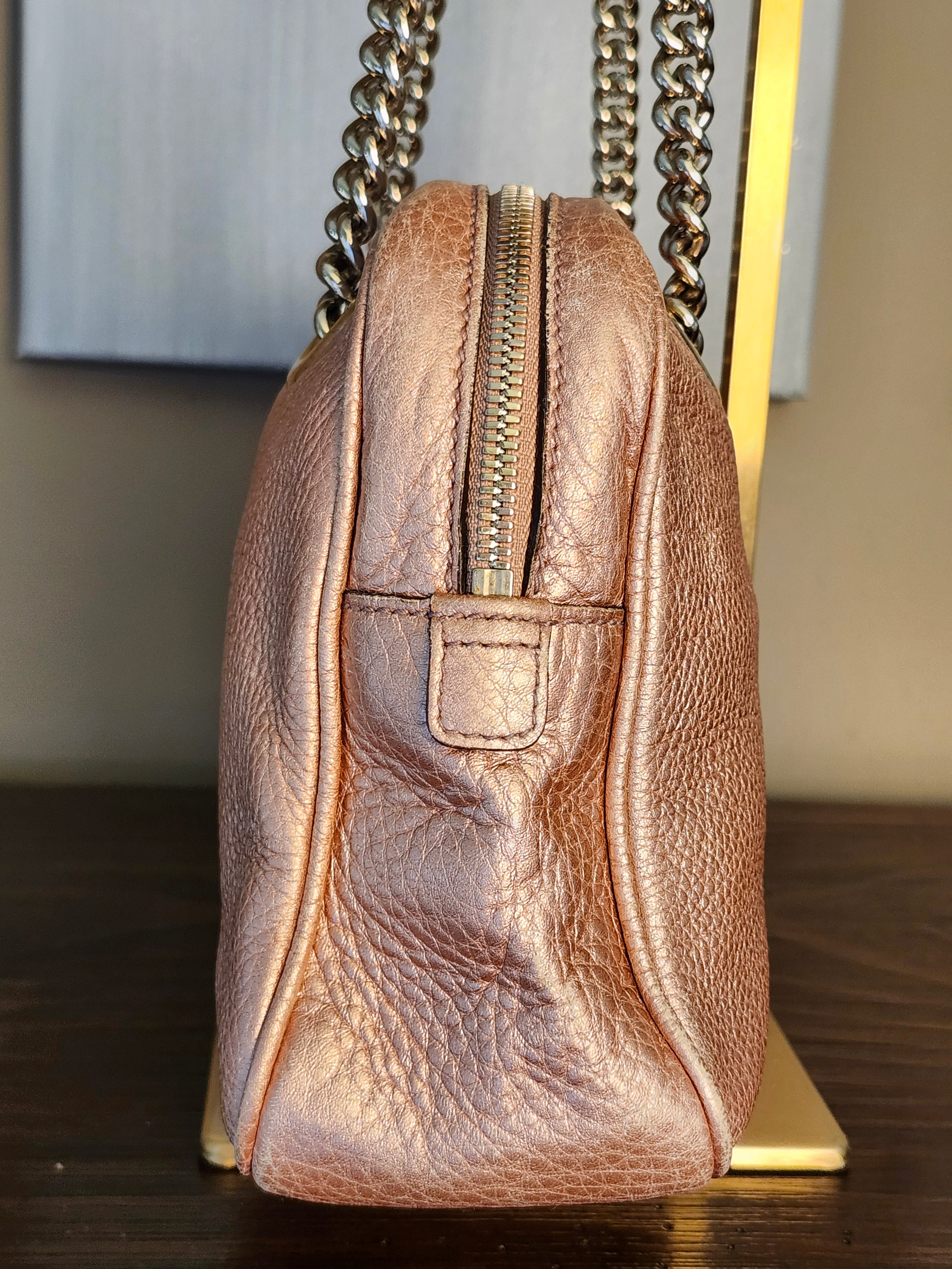 Gucci Soho Chain Shoulder Bag in Metallic Pink Pebbled Leather