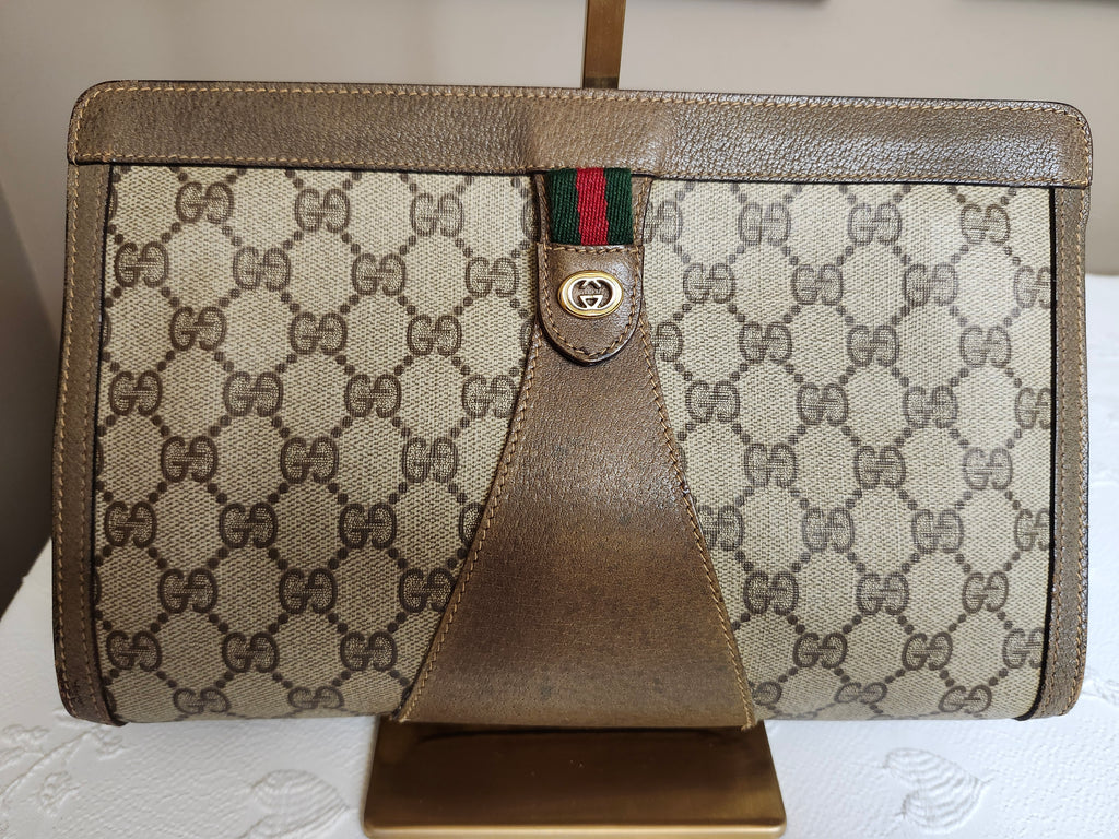 Gucci Vintage GG Supreme Monogram Clutch