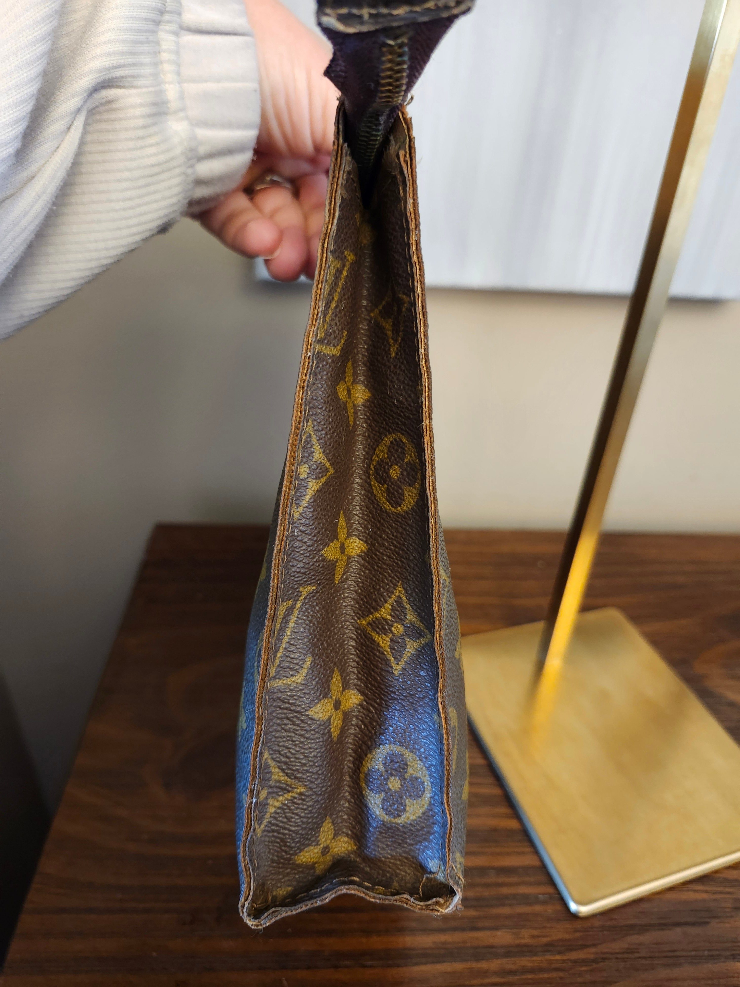 Louis Vuitton Monogram Toiletry Pouch 26 Clutch