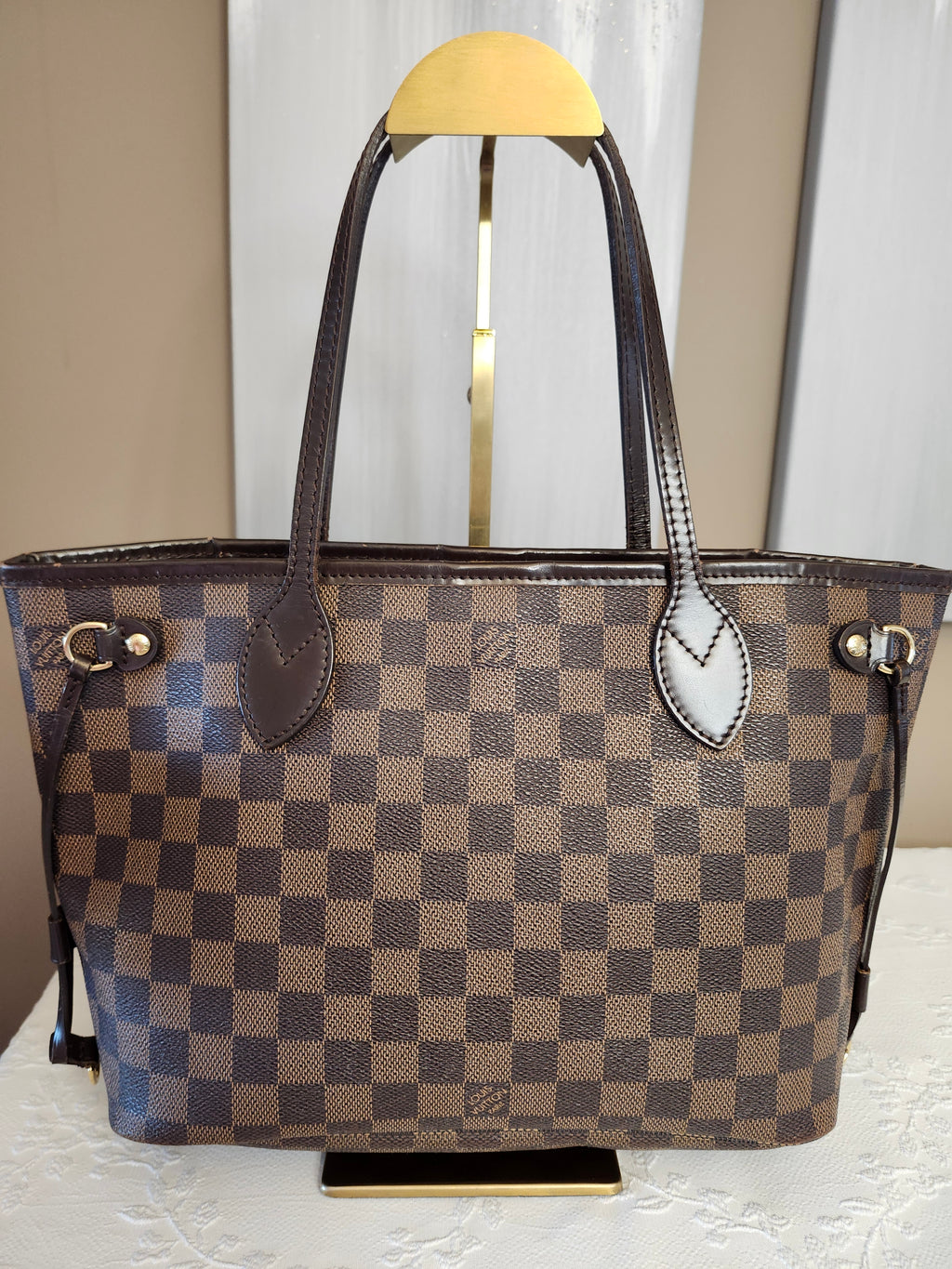 Louis Vuitton Neverfull PM in Damier Ebene Monogram Print