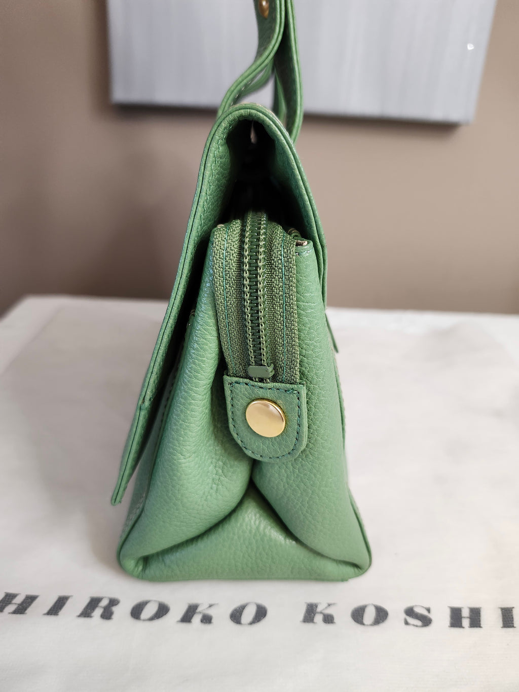 Hiroko Koshino Green Leather Handbag with Gold Hardware