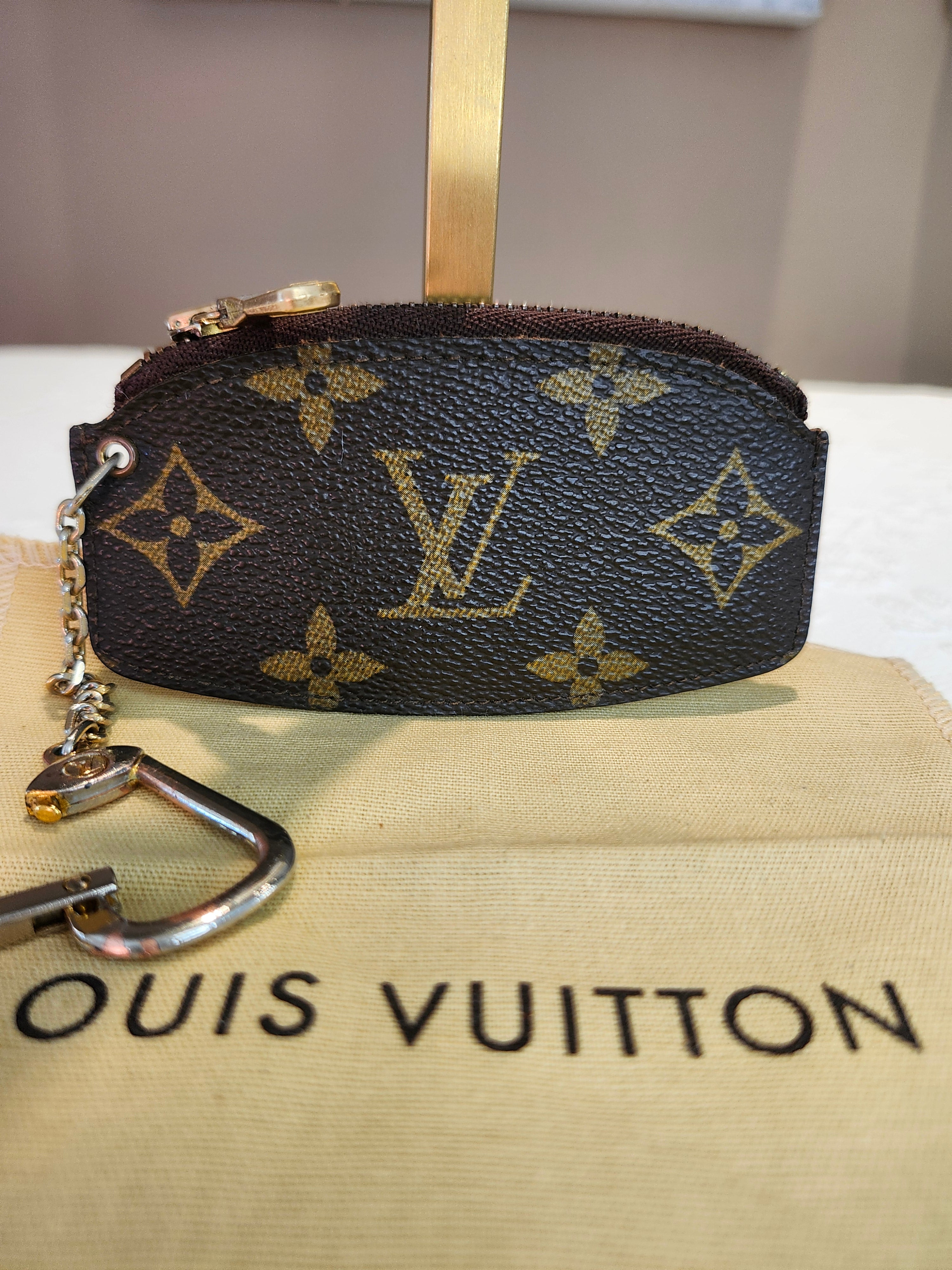 Louis Vuitton Monogram Cles  Etui Crepier Coin Key Case with Dust Bag