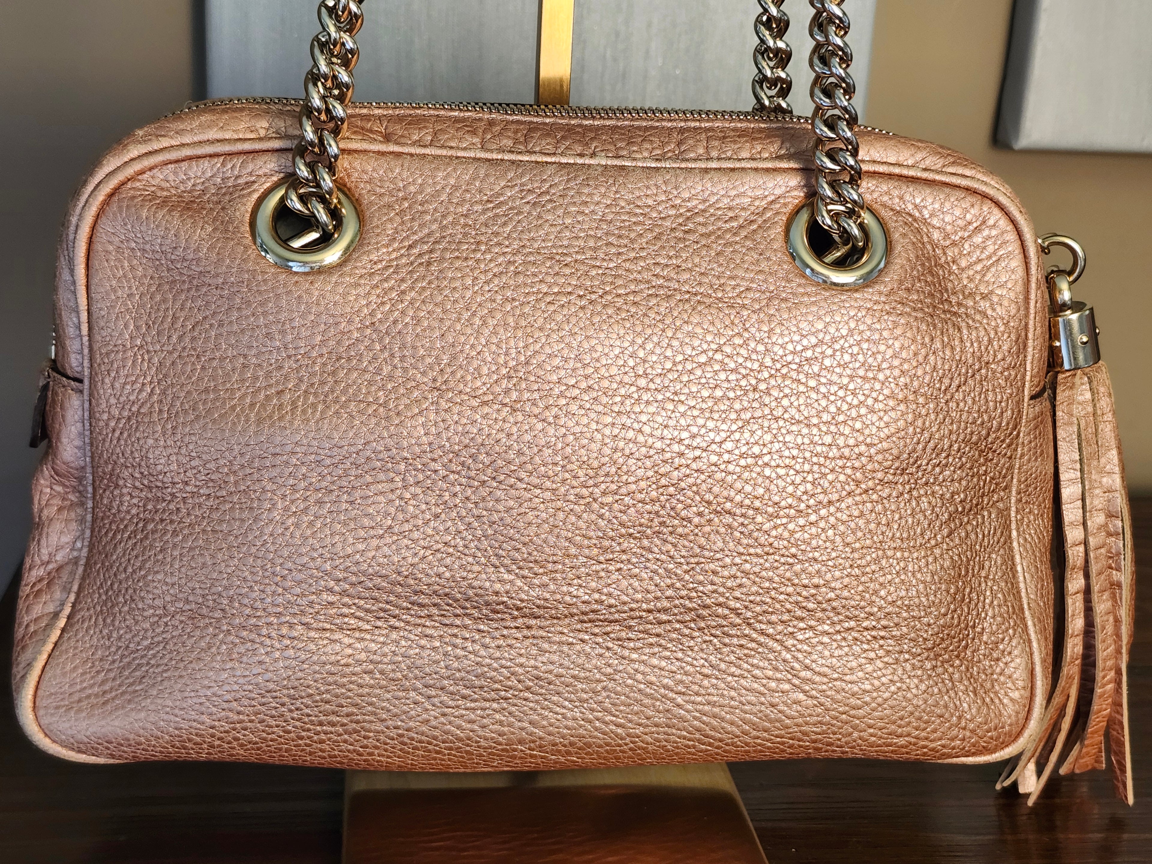 Gucci Soho Chain Shoulder Bag in Metallic Pink Pebbled Leather