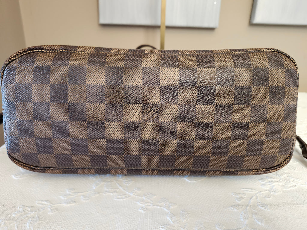 Louis Vuitton Neverfull PM in Damier Ebene Monogram Print
