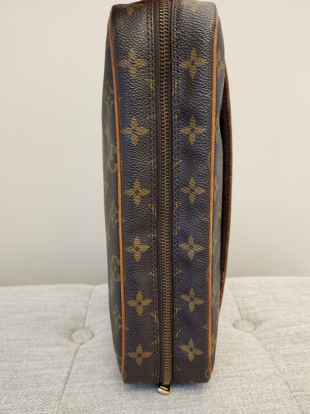 Louis Vuitton Compiegne 28 Clutch
