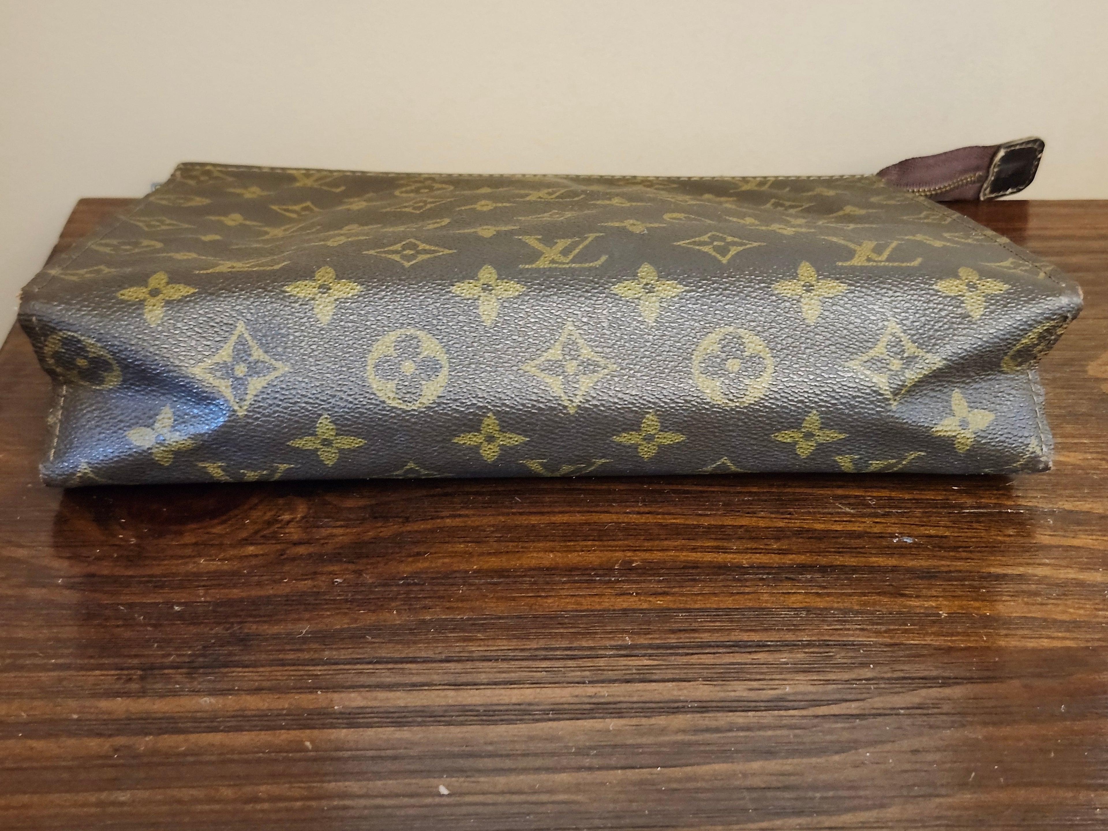 Louis Vuitton Monogram Toiletry Pouch 26 Clutch