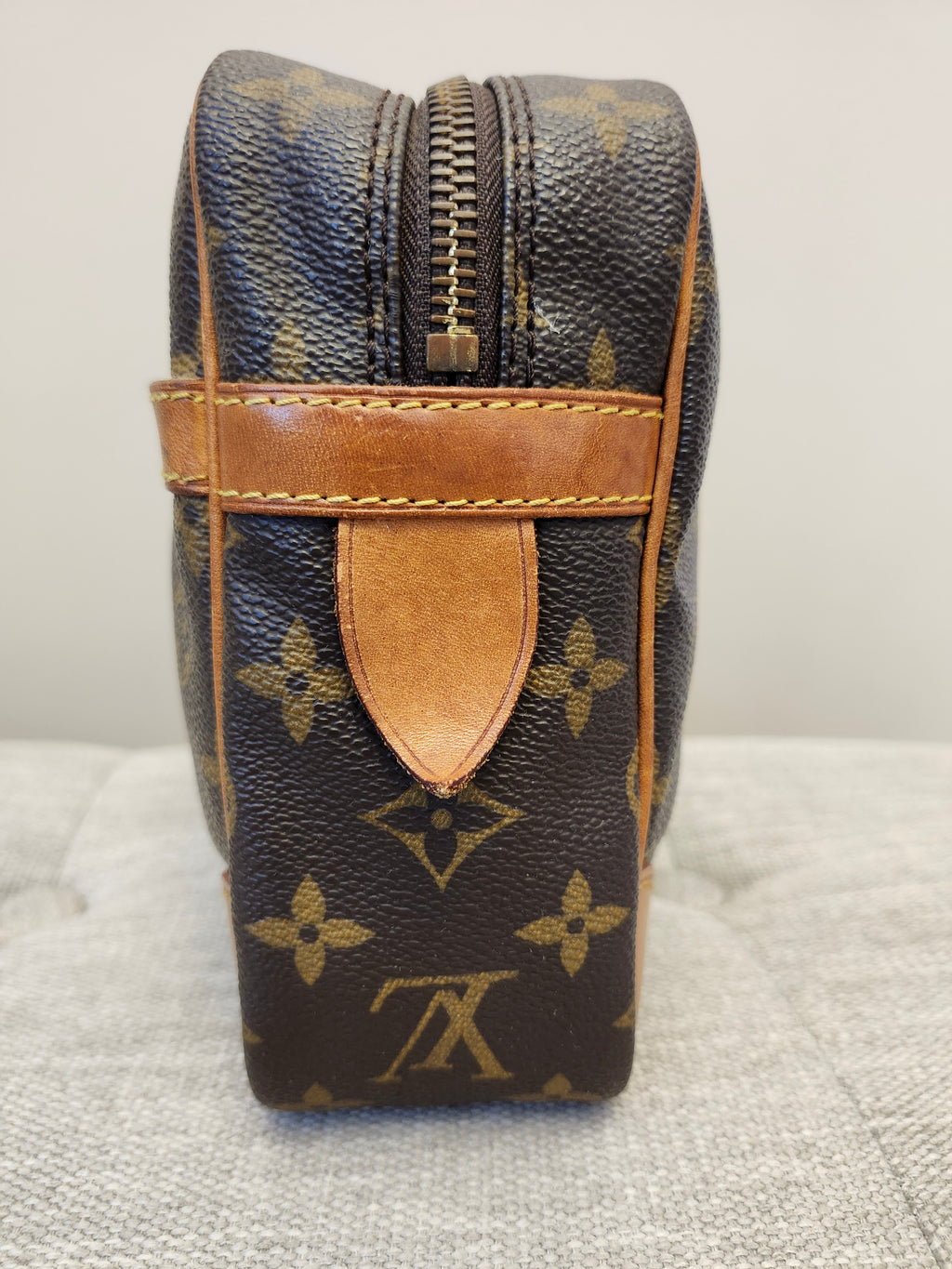 Louis Vuitton Compiegne 28 Clutch
