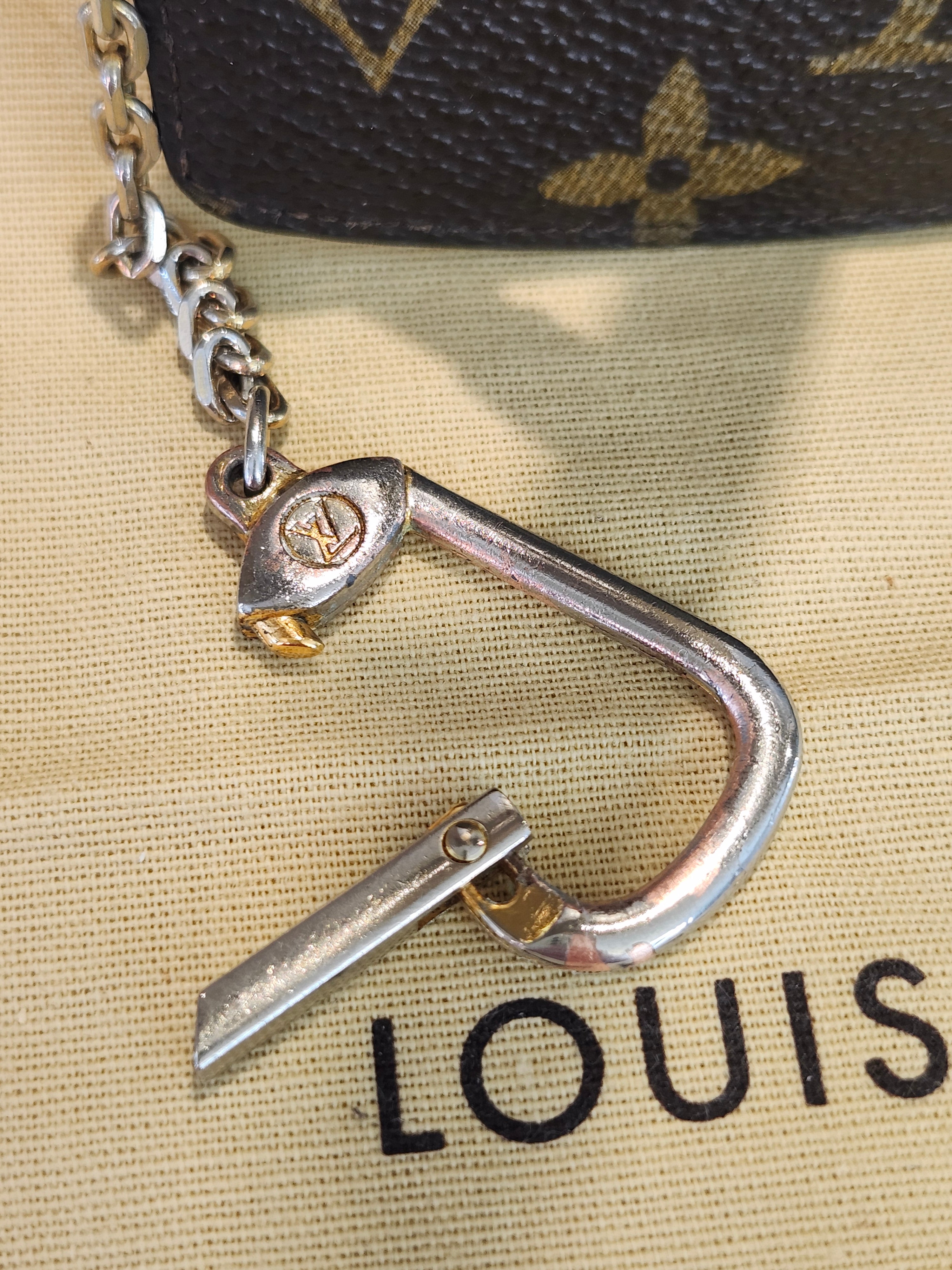 Louis Vuitton Monogram Cles  Etui Crepier Coin Key Case with Dust Bag